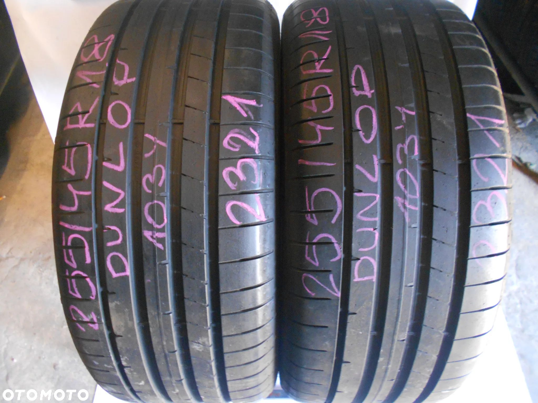 OPONY 255/45R18 DUNLOP SPORT MAXX RT2 DOT 2321 7.1MM - 1