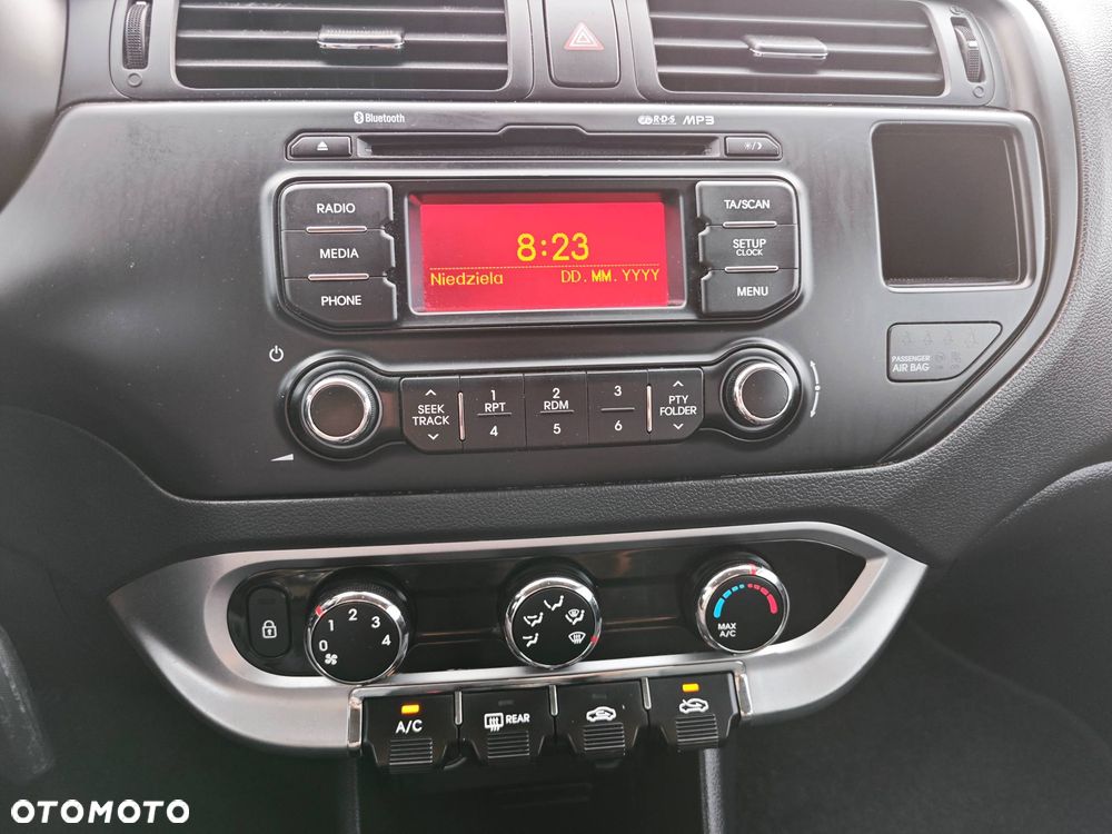 Kia Rio 1.2 M - 19