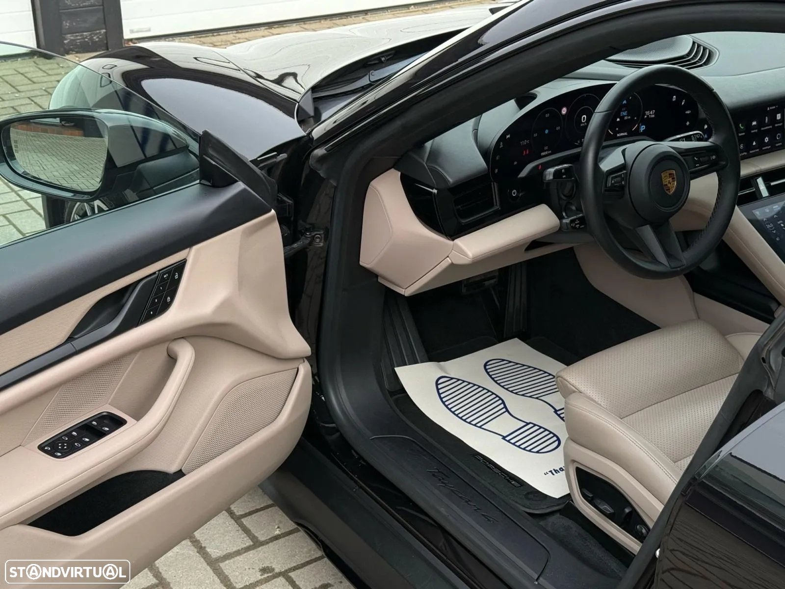 Porsche Taycan Cross Turismo 4 - 9