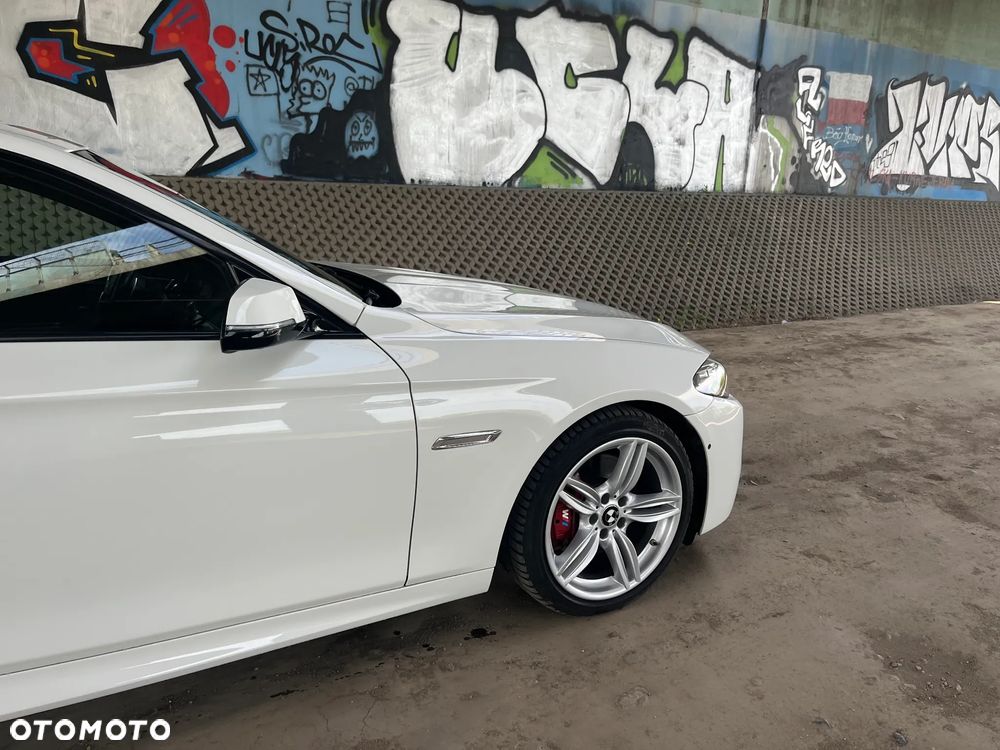 BMW Seria 5 550i xDrive Luxury Line - 9