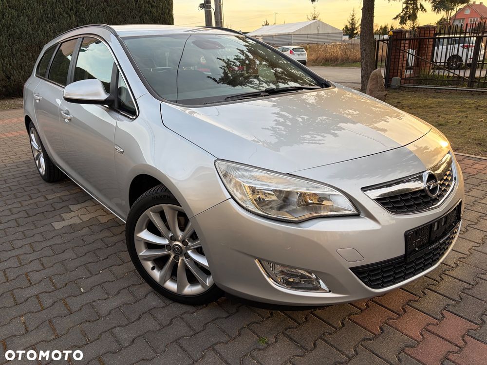 Opel Astra 1.6 Turbo Edition - 1