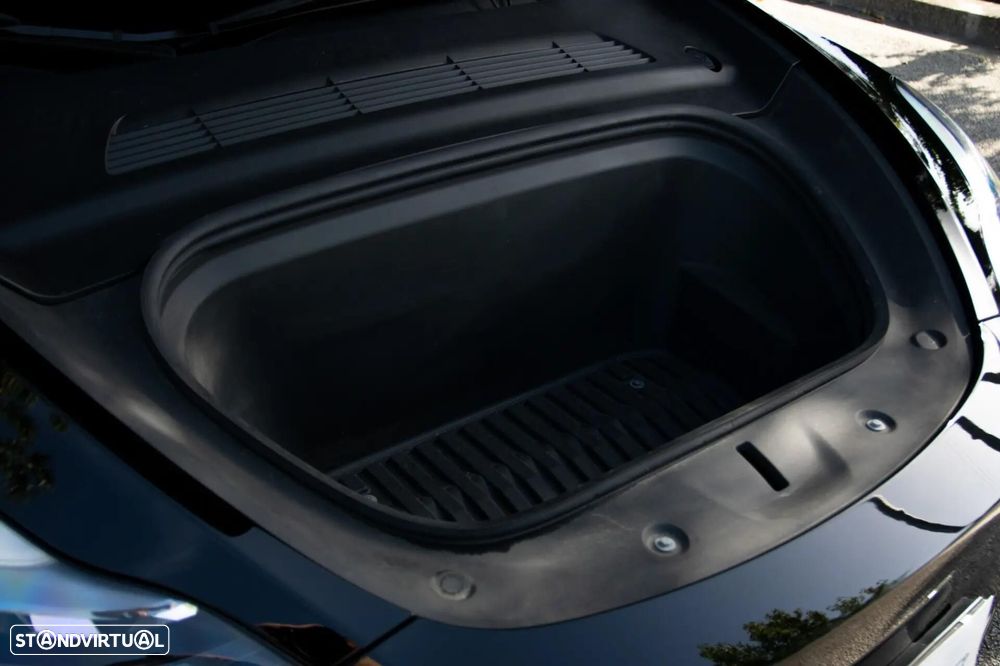 Tesla Model Y RWD - 8