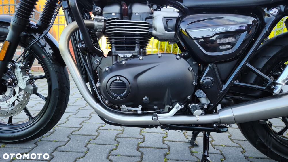 Triumph Street Twin - 24