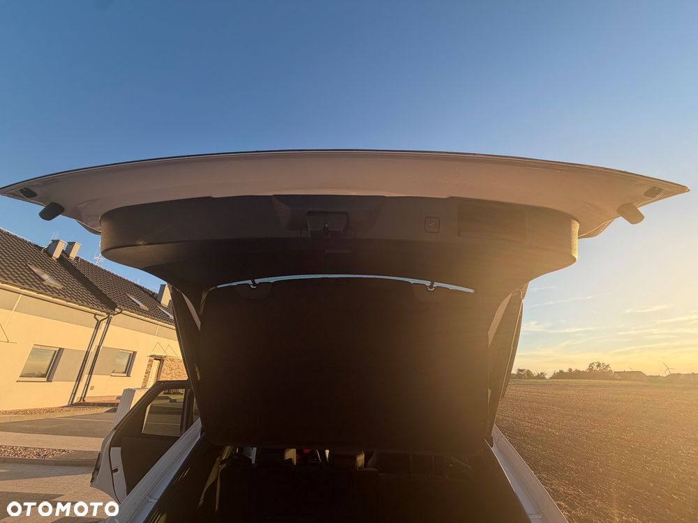 Ford Kuga 1.5 EcoBoost FWD ST-Line X - 9