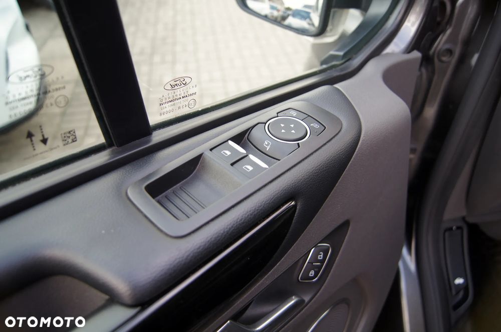 Ford Tourneo Custom 320 L2H1 VA Autm Titanium X - 22