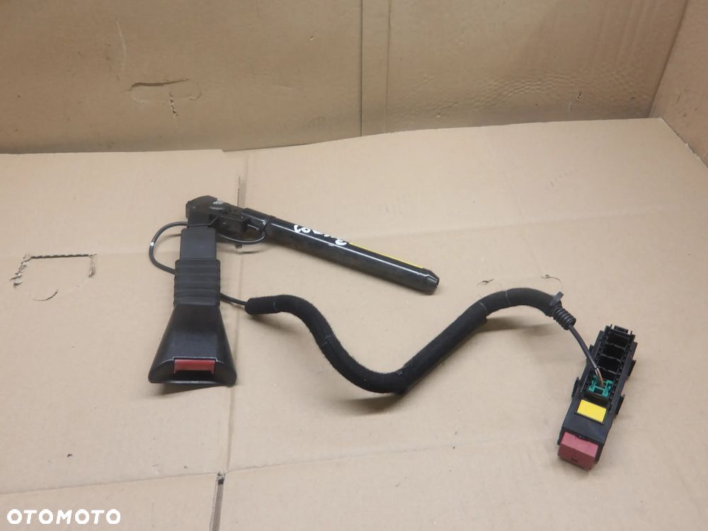 OPEL CORSA C 00-03 1.2B ZAPINKA NAPINACZ PASA PRAWY LEWY PRZÓD - 3