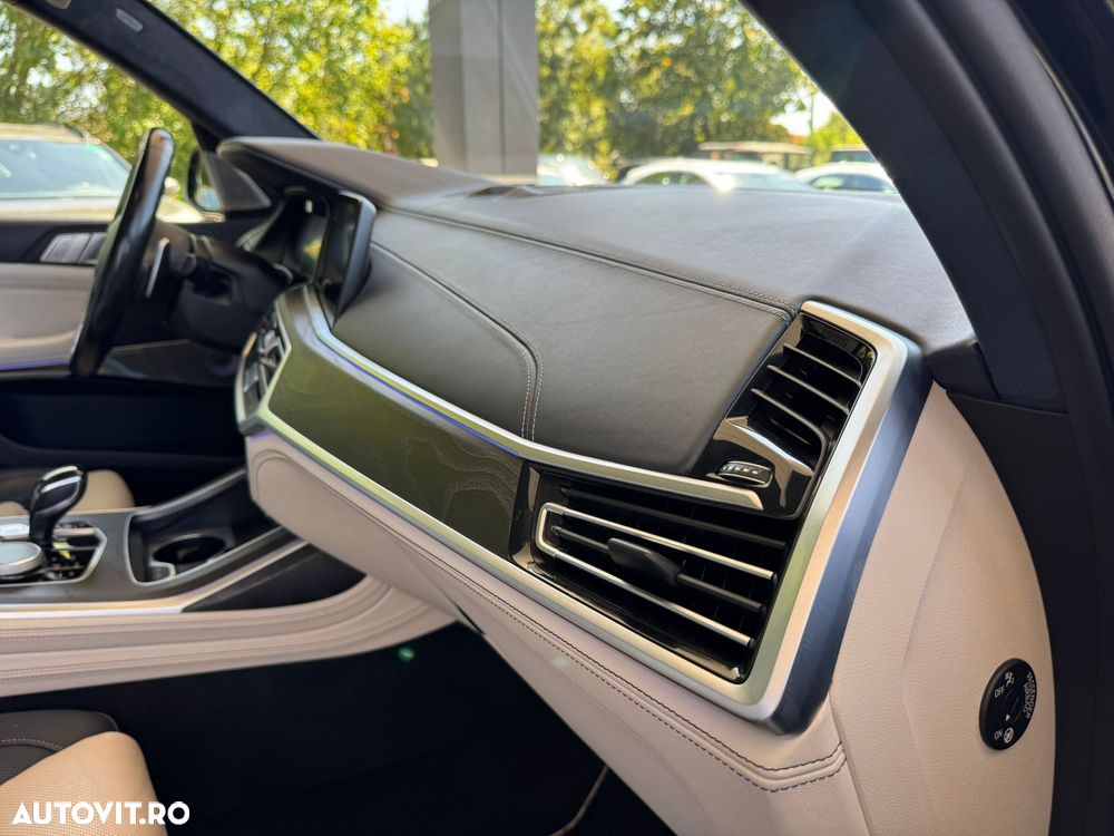 BMW X7 M50i - 15