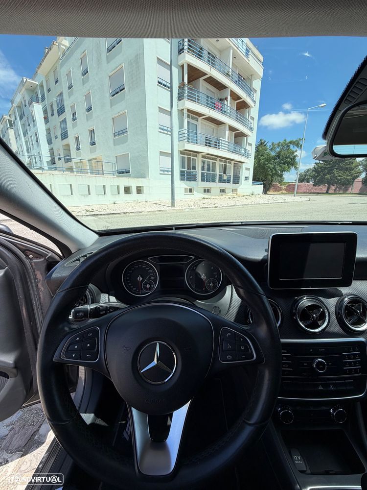 Mercedes-Benz A 180 d BlueEFFICIENCY Edition - 7