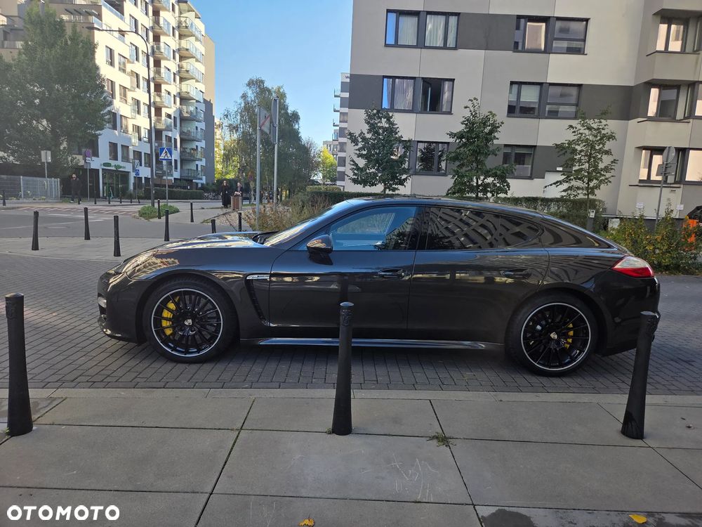 Porsche Panamera GTS - 22