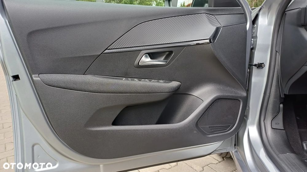 Peugeot 208 - 12