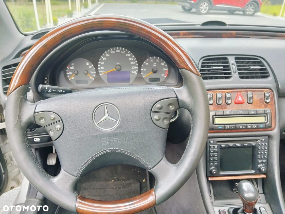 Mercedes-Benz CLK - 10
