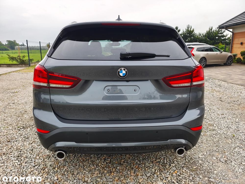 BMW X1 sDrive20i Advantage - 4