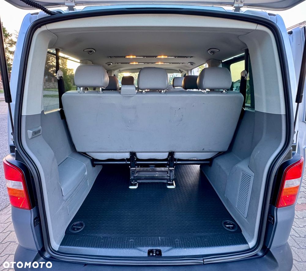 Volkswagen Caravelle - 21