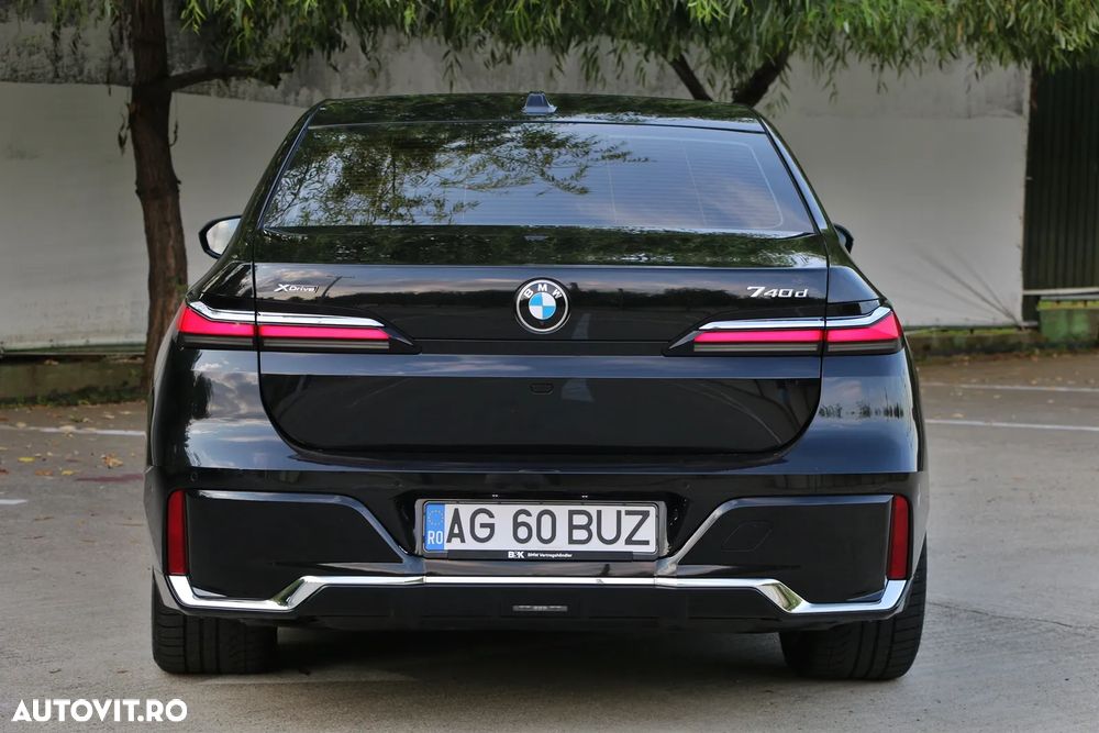 BMW Seria 7 740d xDrive MHEV - 12