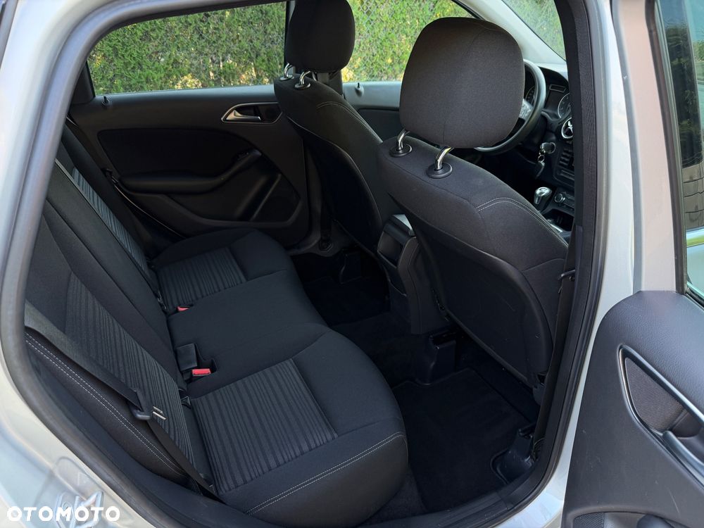 Mercedes-Benz Klasa B 180 BlueEFFICIENCY Edition - 19