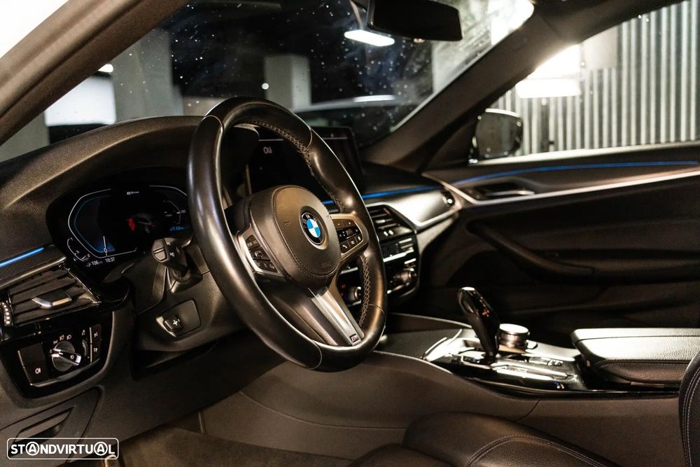 BMW 530 e Pack Desportivo M - 20