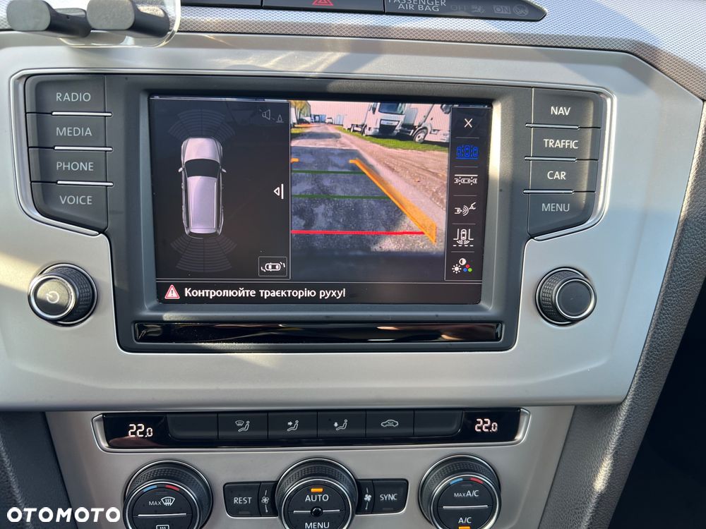 Volkswagen Passat - 22