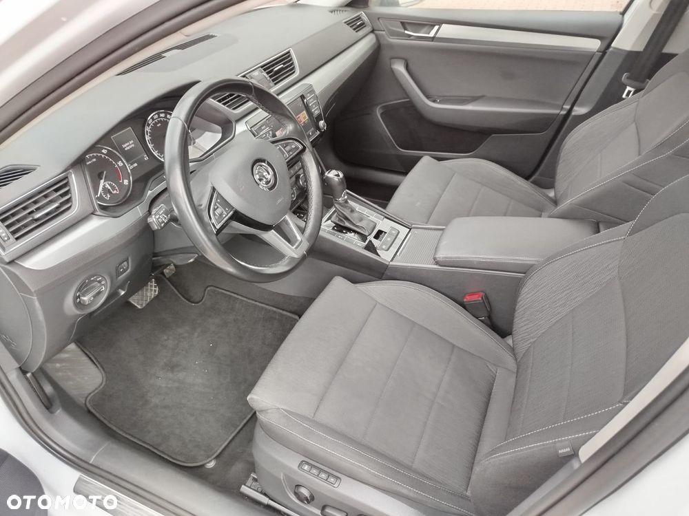 Skoda Superb 2.0 TDI DSG Ambition - 9