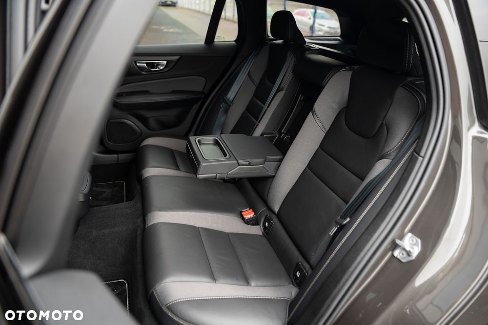 Volvo V60 B4 B Geartronic RDesign - 35