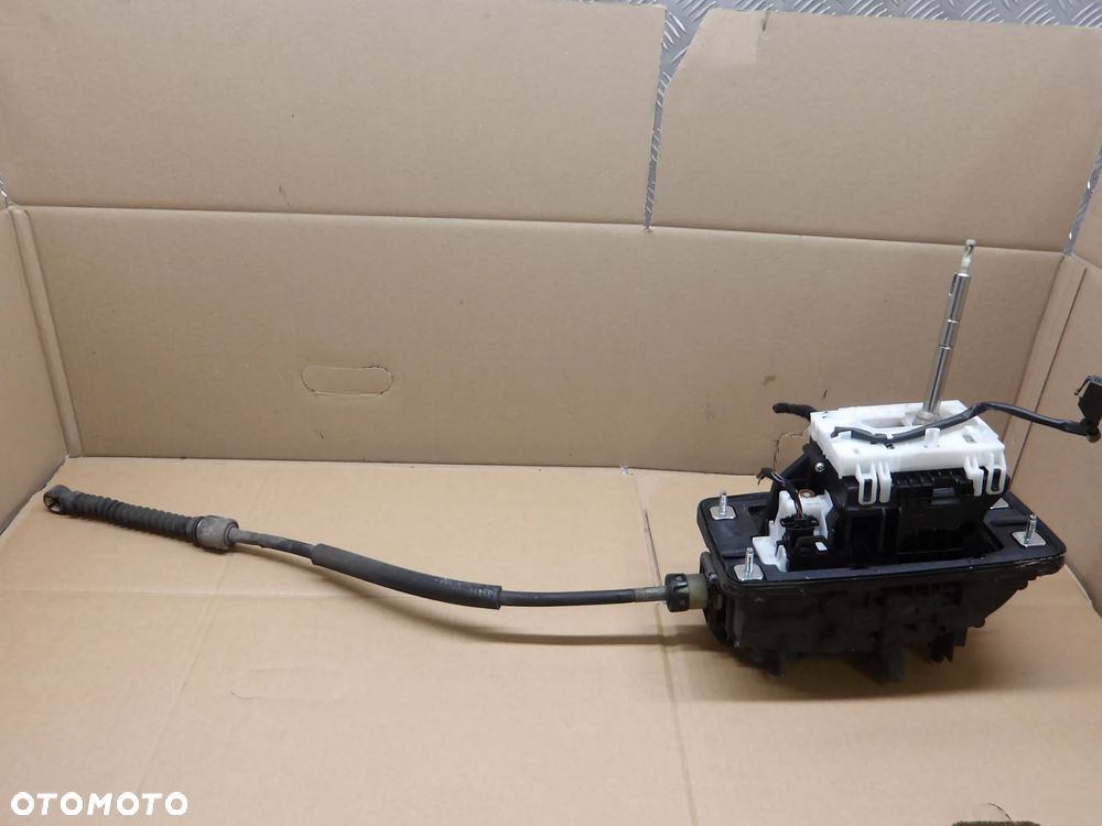 AUDI A4 B8 KOMBI 08-12 3.0TDI LEWAREK WYBIERAK ZMIANY BIEGÓW 8K1713041AD - 1