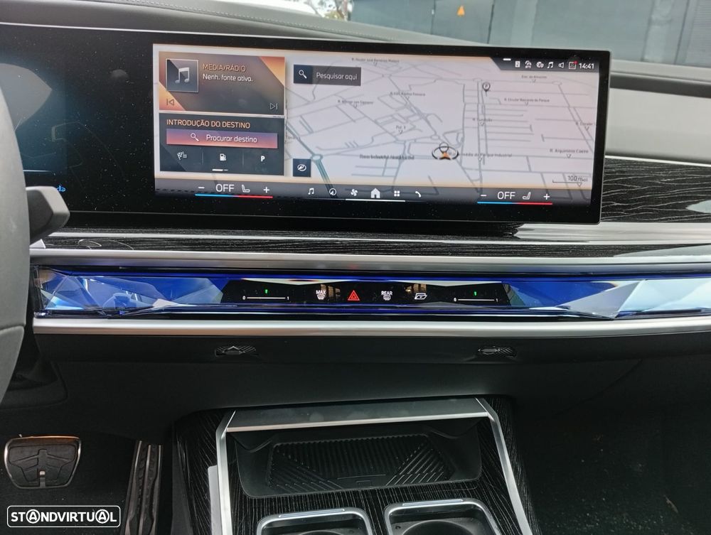 BMW 740 d xDrive Pack Desportivo M - 10