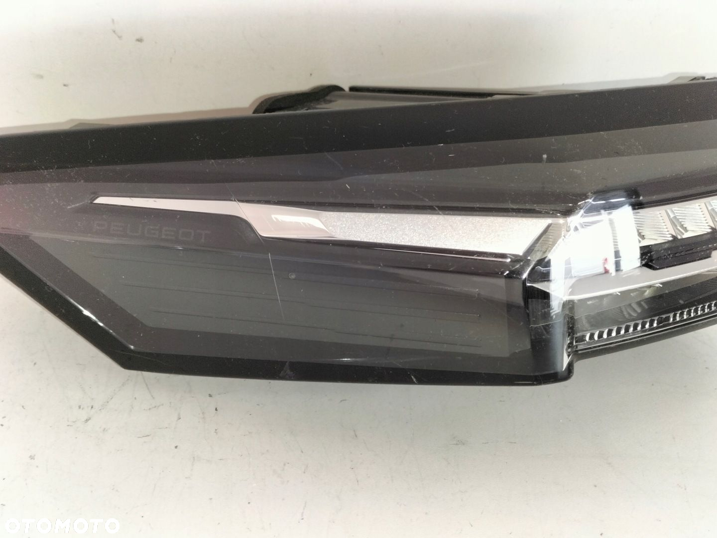 Lampa tylna tył lewa PEUGEOT 308 III T10 21- LED - 4