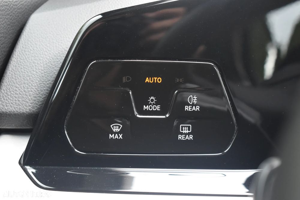 Volkswagen Golf 2.0 TDI Life - 33