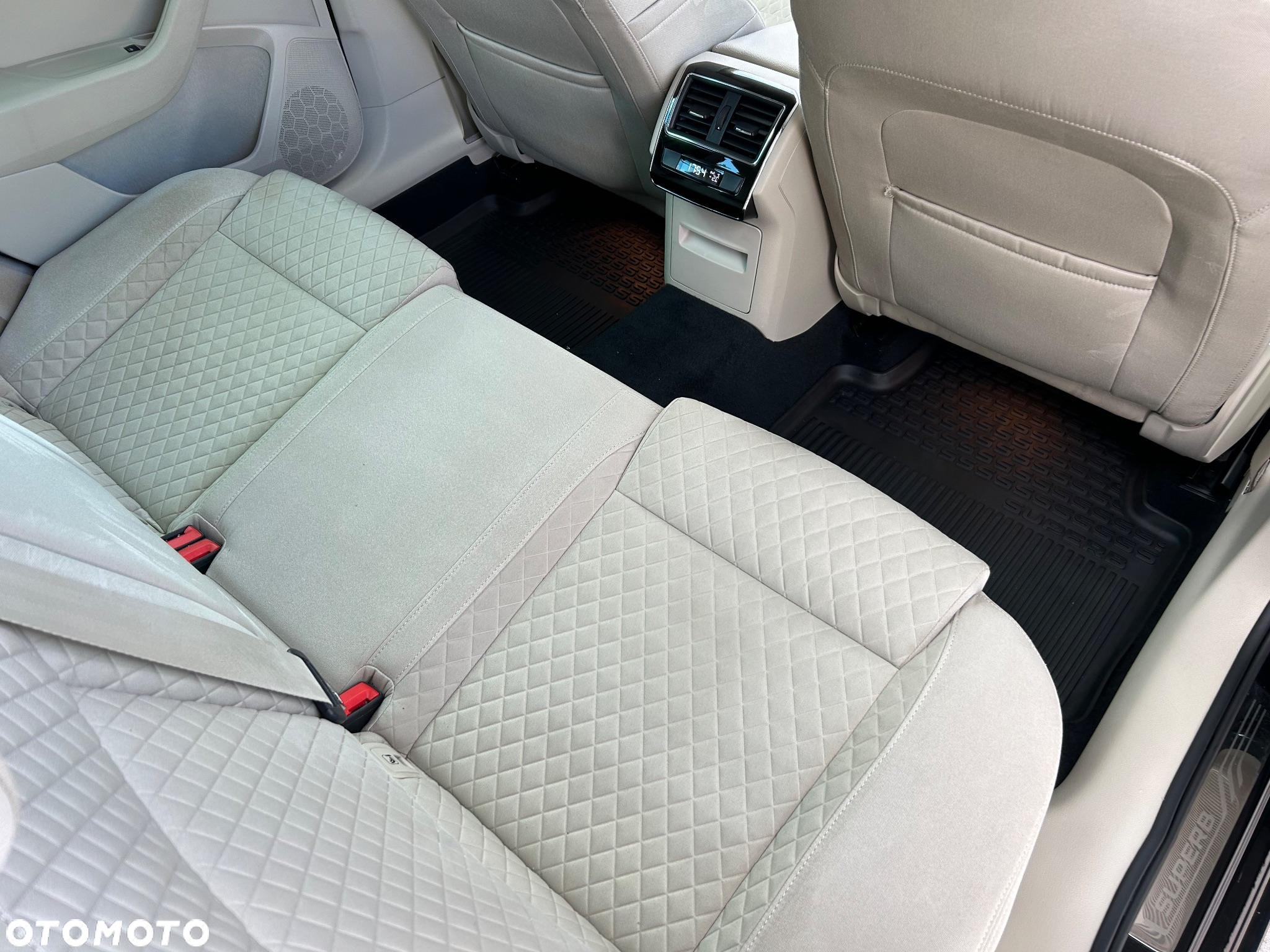 Skoda Superb 2.0 TDI DSG Style - 23