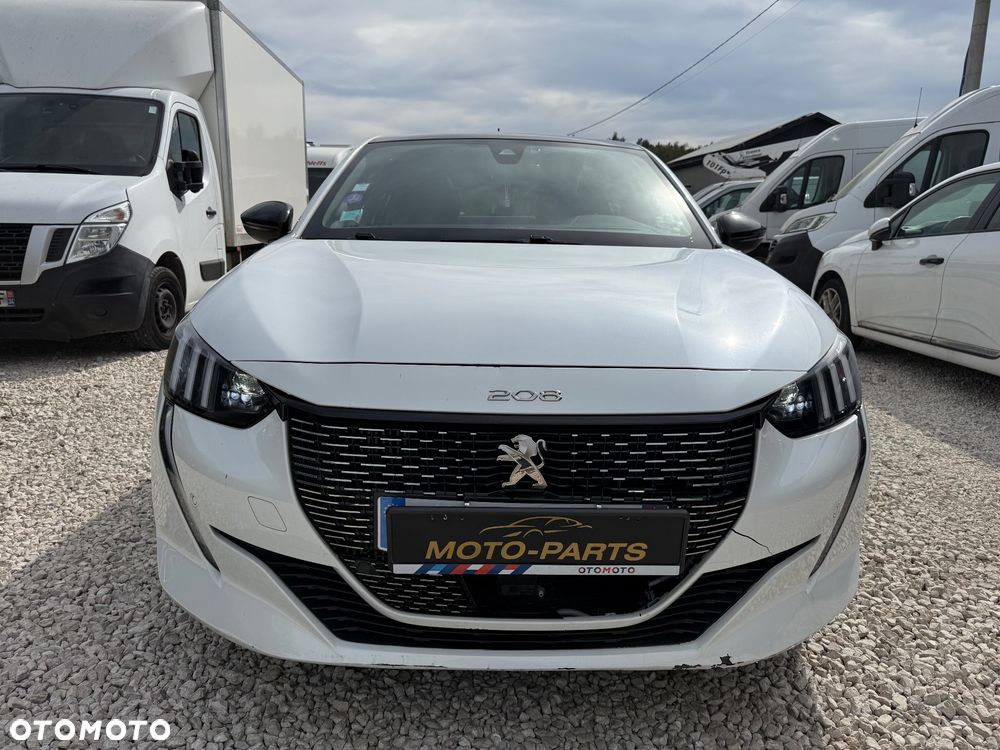 Peugeot 208 - 5