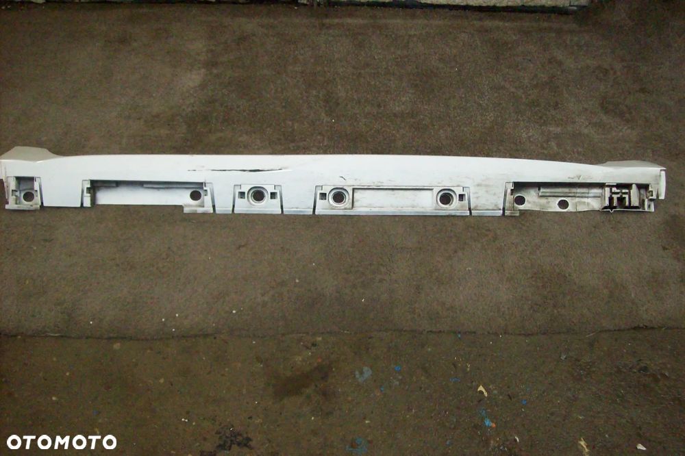 LISTWA PROGOWA PRAWA TOYOTA COROLLA E-21/HB - 2