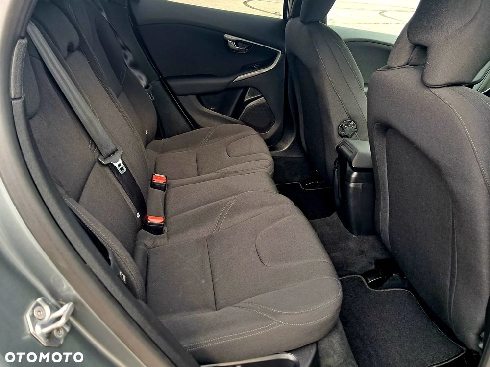 Volvo V40 - 11