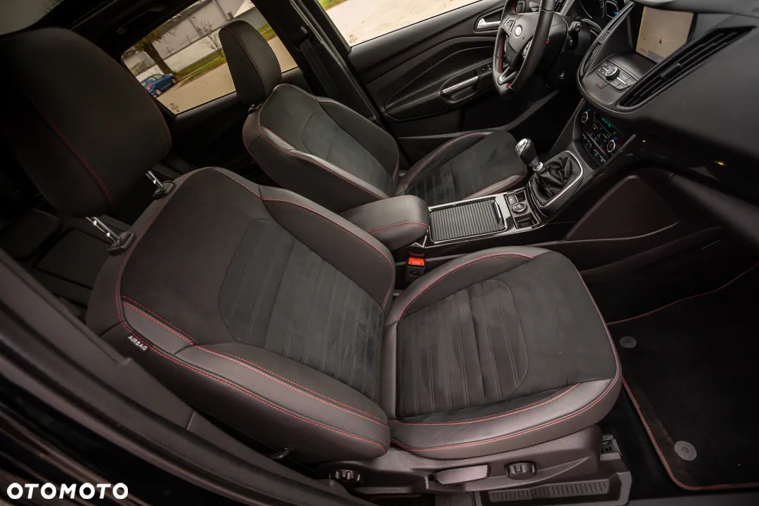 Ford Kuga 1.5 EcoBoost FWD ST-Line - 23