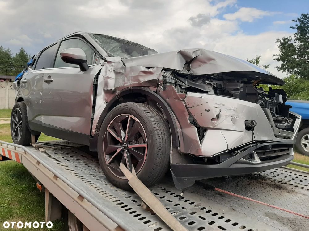 Nissan Qashqai 1.3 DIG-T mHEV N-Connecta Xtronic - 4