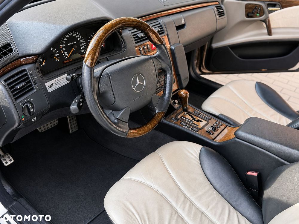 Mercedes-Benz Klasa E - 9