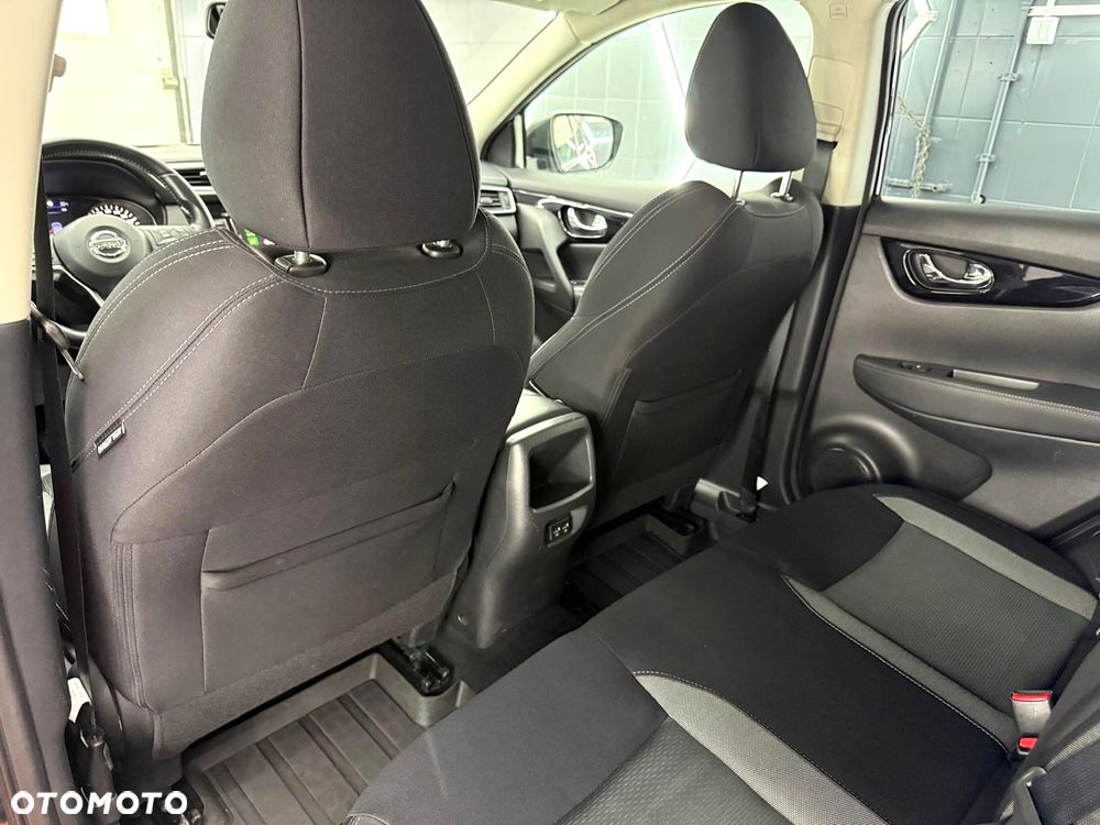 Nissan Qashqai 1.3 DIG-T N-Connecta - 25