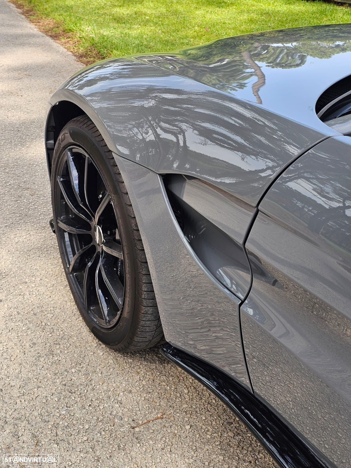 Aston Martin Vantage Coupe V8 - 5