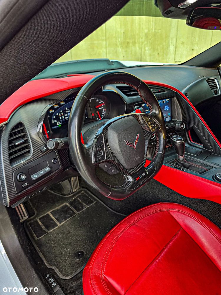 Chevrolet Corvette - 11