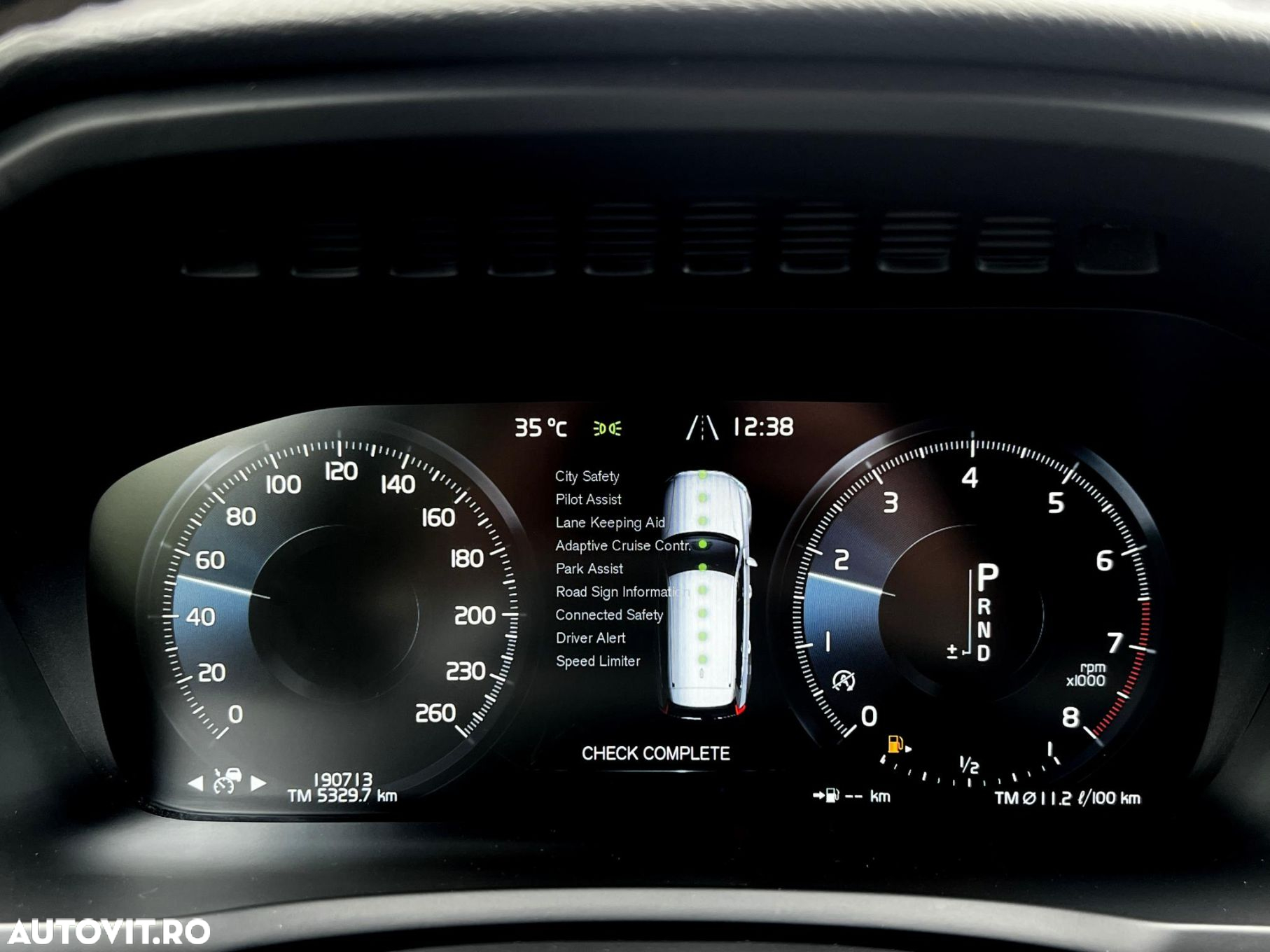 Volvo XC 90 - 33
