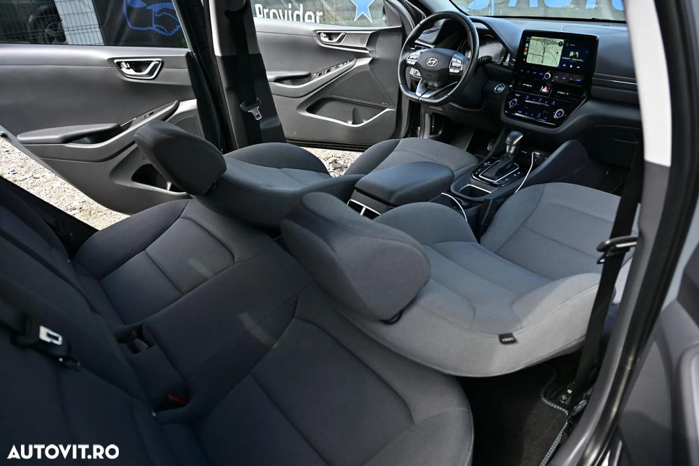 Hyundai IONIQ - 12