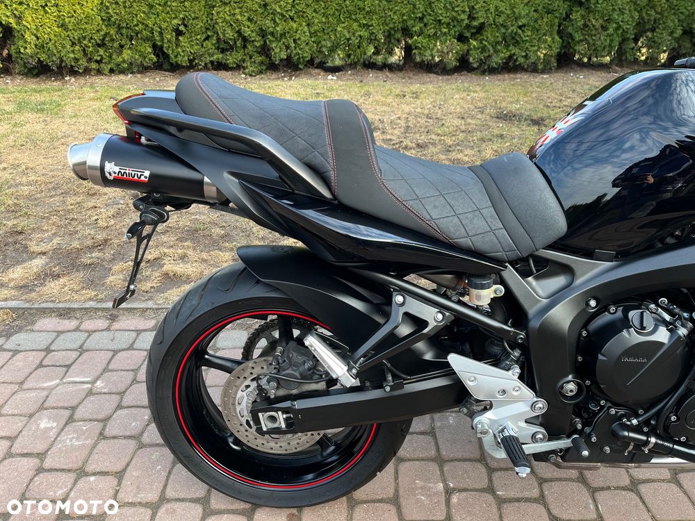 Yamaha FZ6 - 21