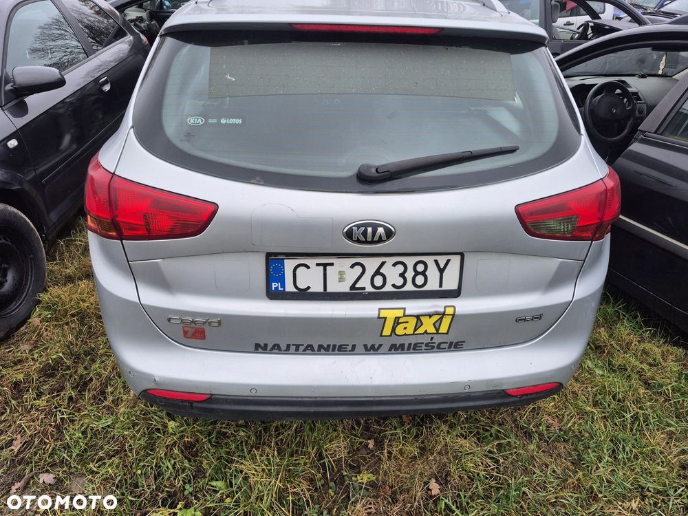 Klapa kia cedd II kombi kolor kc