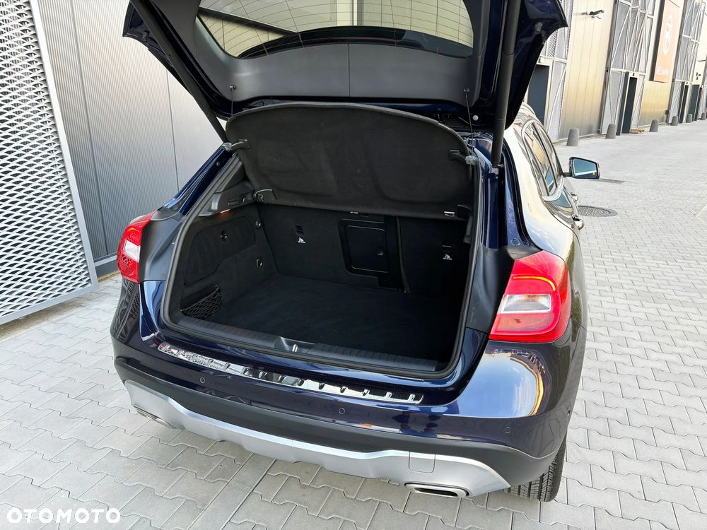Mercedes-Benz GLA 250 4-Matic Style - 16