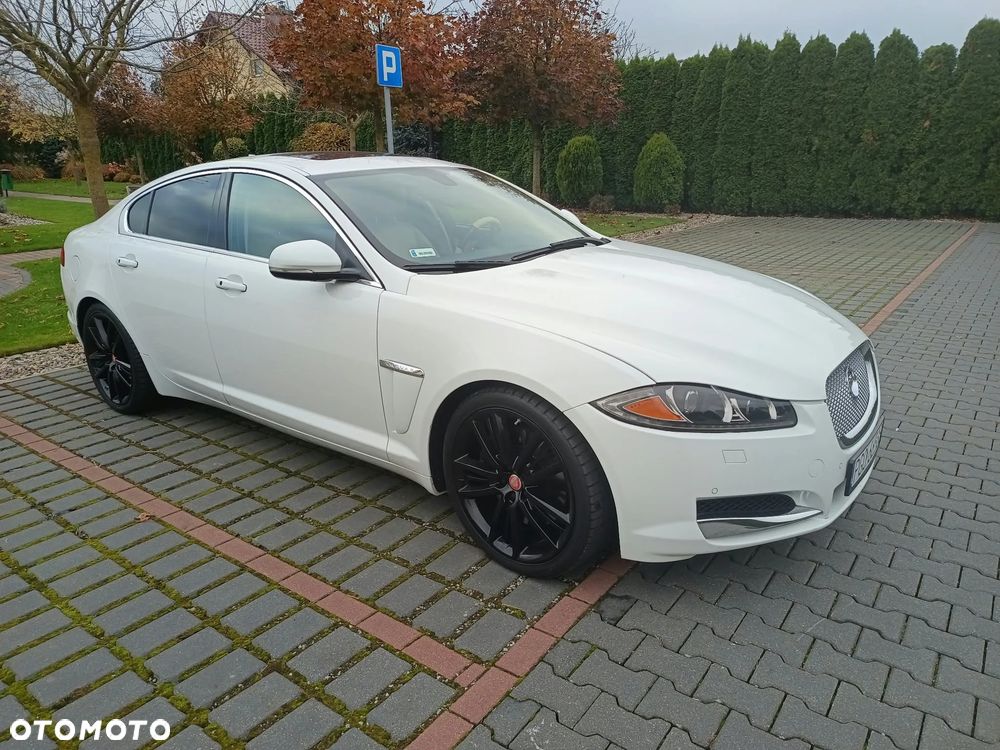 Jaguar XF 2.0 T Luxury - 1