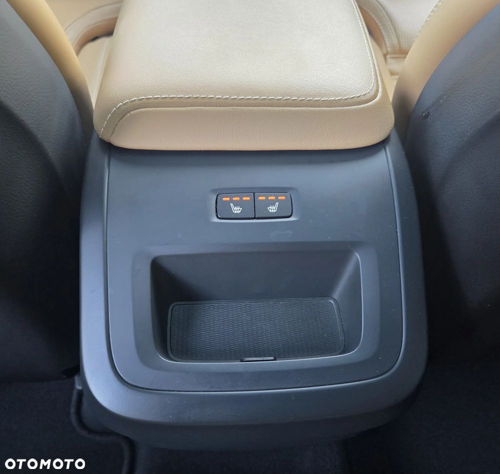 Volvo XC 60 B4 D Ultimate Dark - 38
