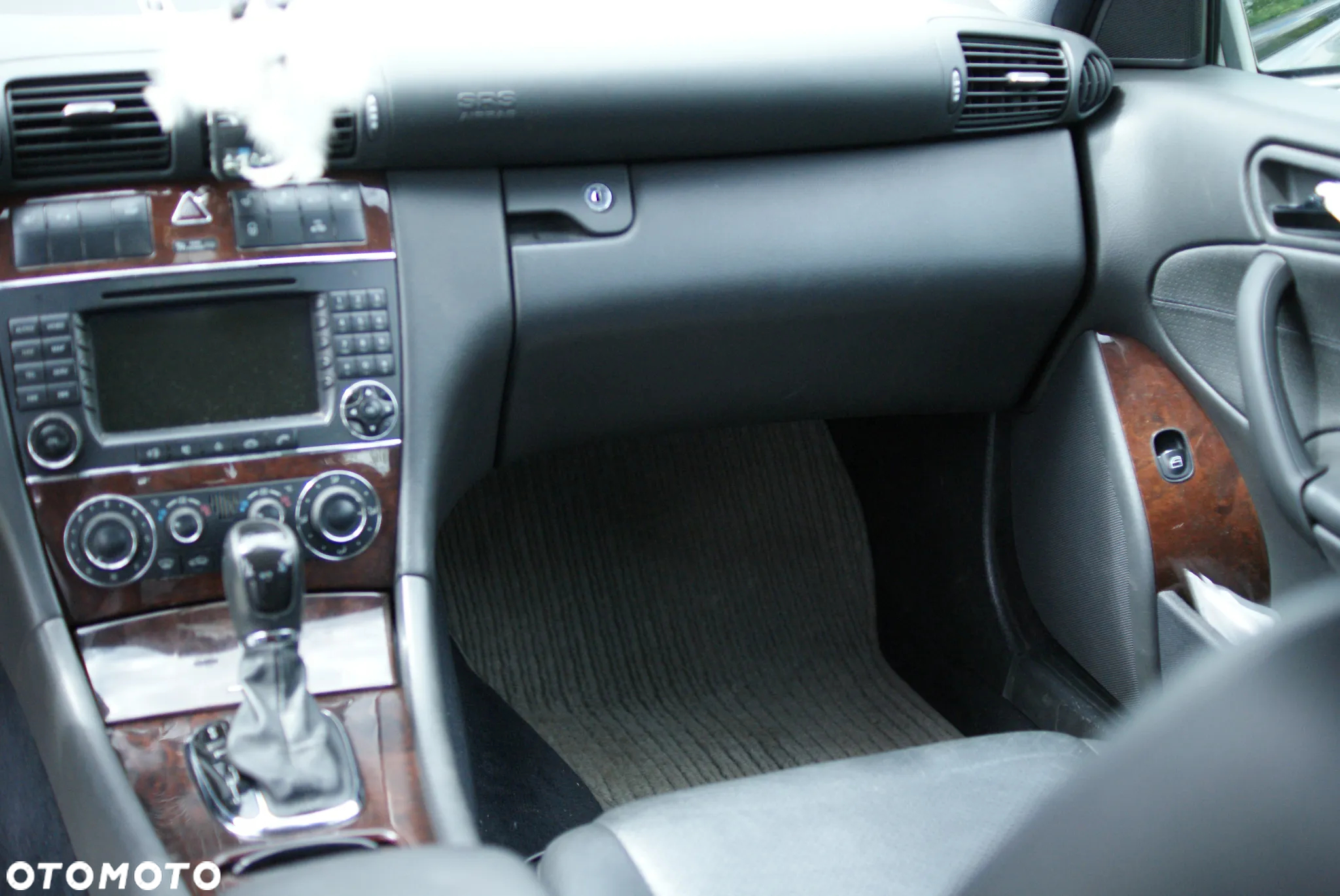 Mercedes-Benz Klasa C 240 T 4Matic Elegance - 17