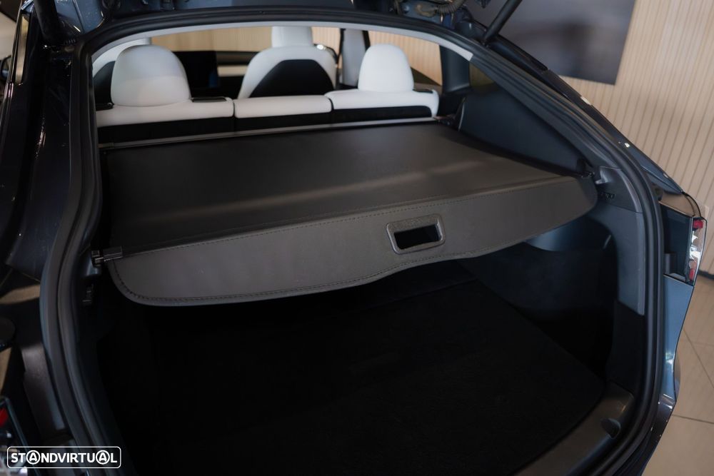 Tesla Model Y Long Range Dual Motor AWD - 42