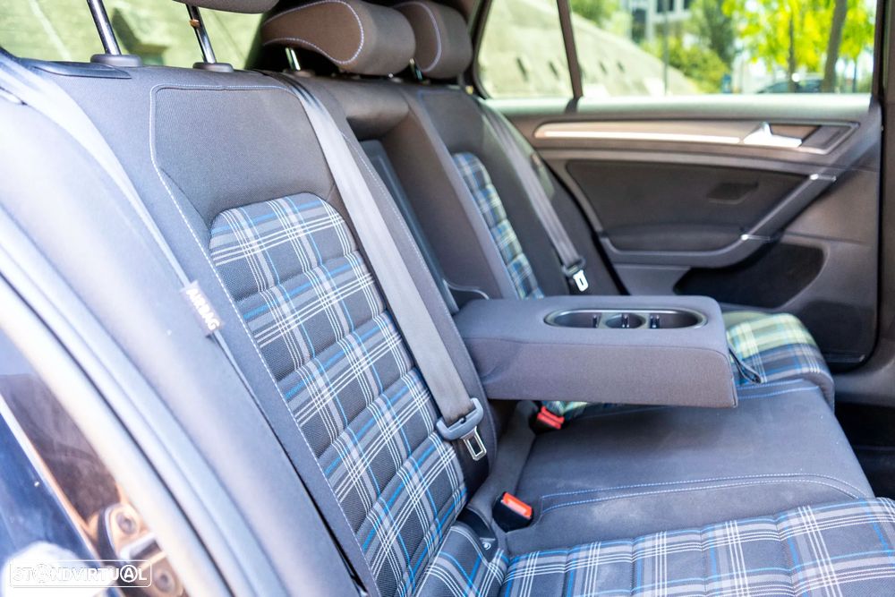 VW Golf 1.4 GTE Plug-In-Hybrid DSG - 14