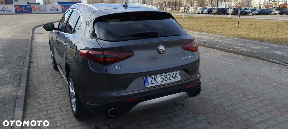 Alfa Romeo Stelvio 2.0 Turbo 16V AT8-Q4 Super - 9