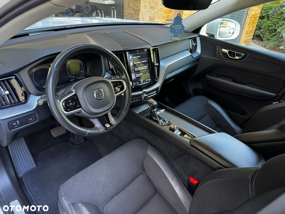 Volvo XC 60 T4 Momentum Pro - 8
