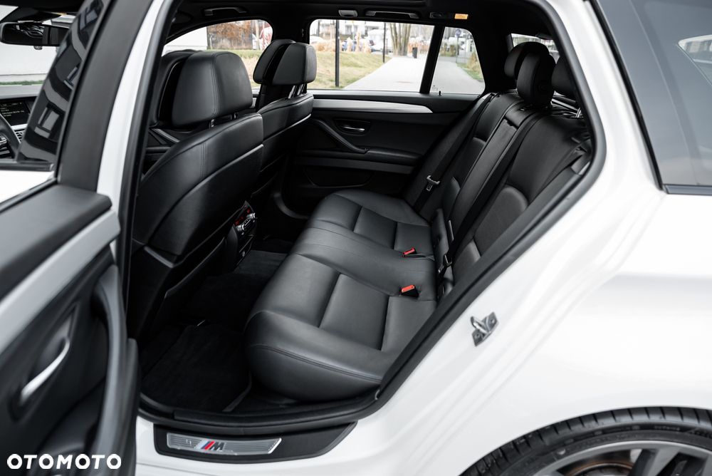 BMW Seria 5 M550d xDrive Touring Sport-Aut - 20